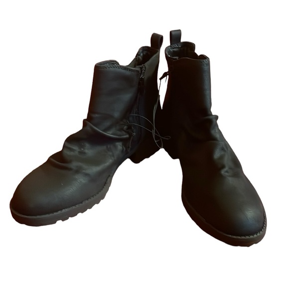 Anneliese women black, ankle boots w/ zipper sides. Has stretch side. Size 7M - Picture 1 of 10
